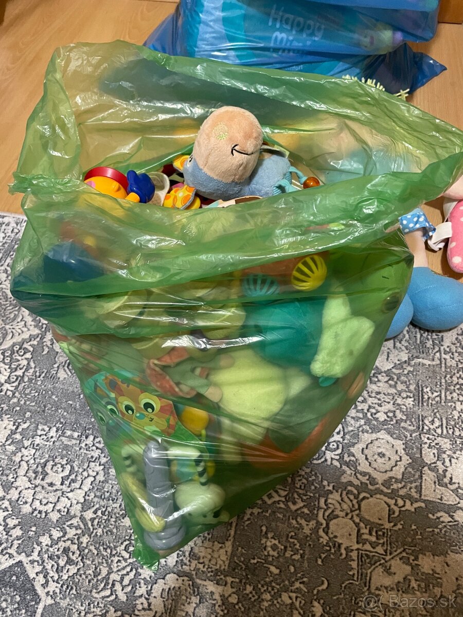 Predam cca 50ks hraciek celkova cena cca 100€ predame za 20€ - 5