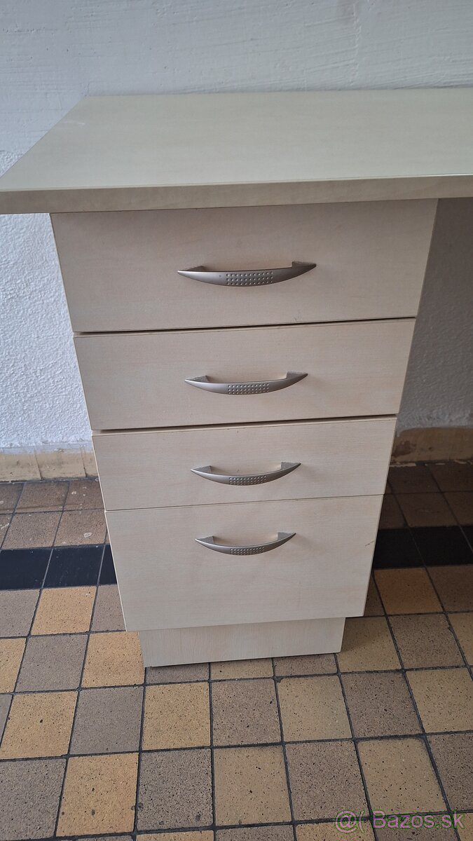 Manikérsky stôl - 5