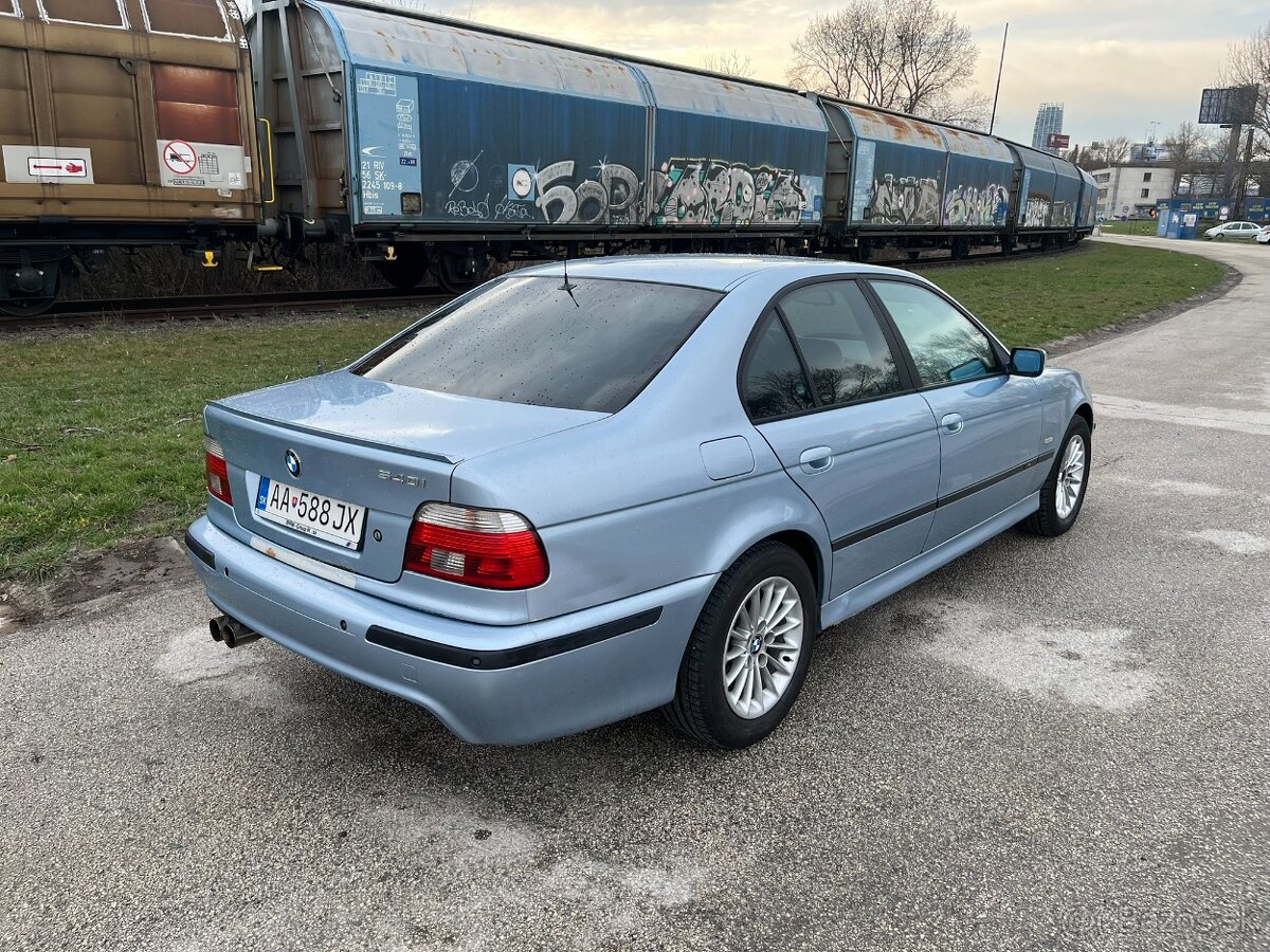 BMW 540i AT - ind. farba Silverstone - 5