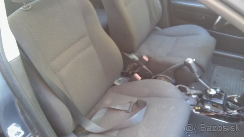 Dvere,podbehy na Toyotu Avensis D4D 2.0,85kw - 5