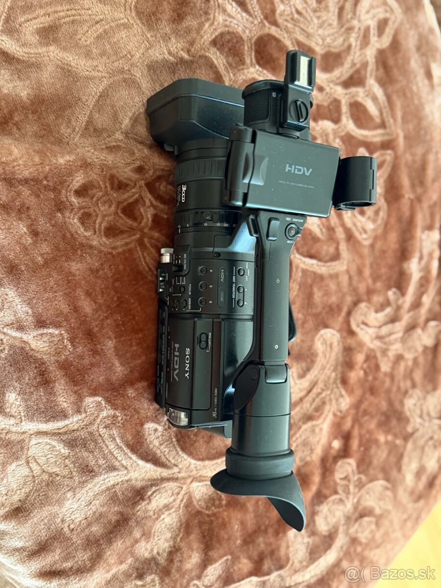 Predám Sony HVR-Z1J - 5