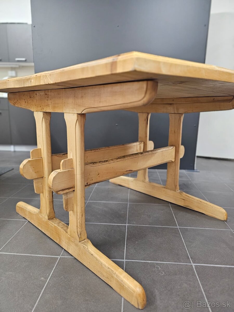 Masívny drevený nábytok – stoly, kreslá, barové stoličky - 5