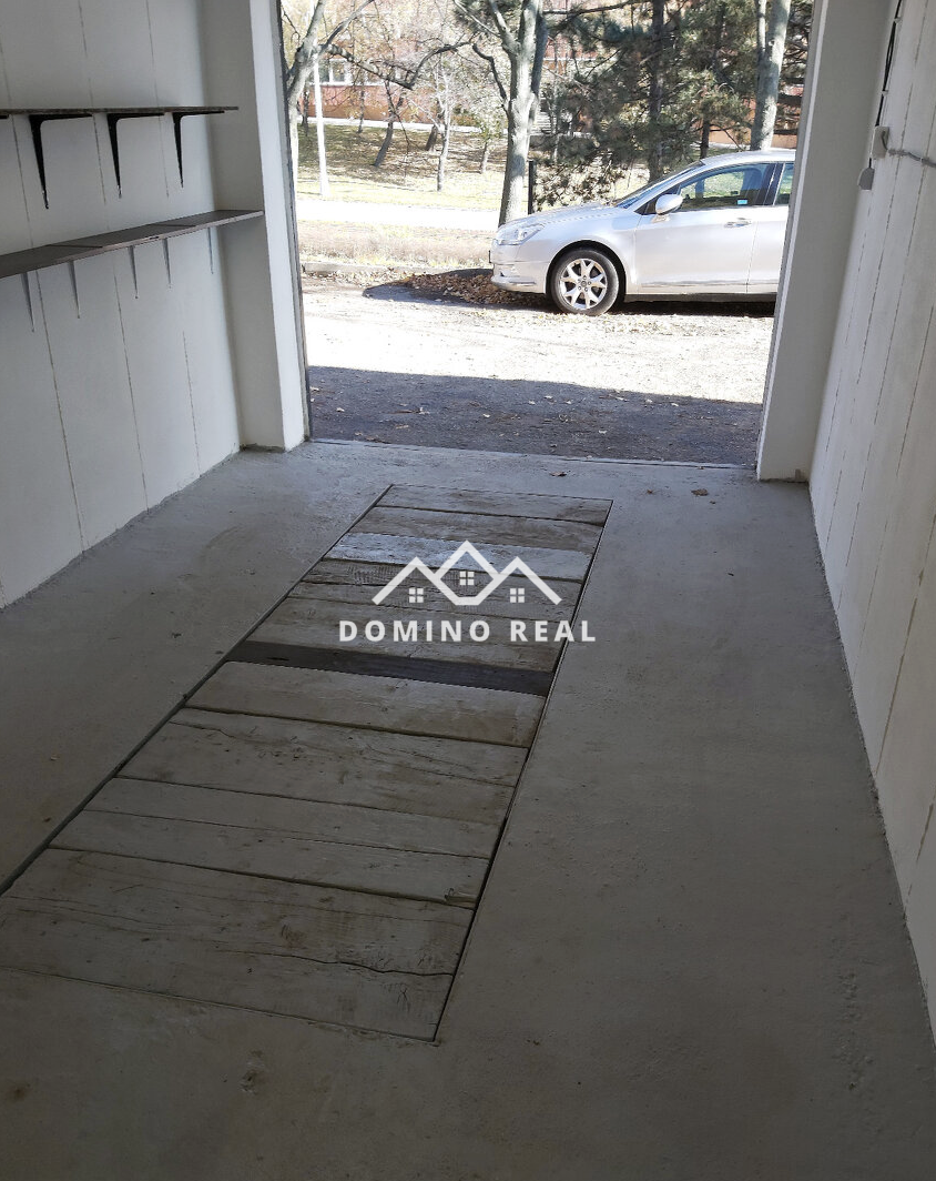 garáž v Karlovej Vsi na predaj - 5