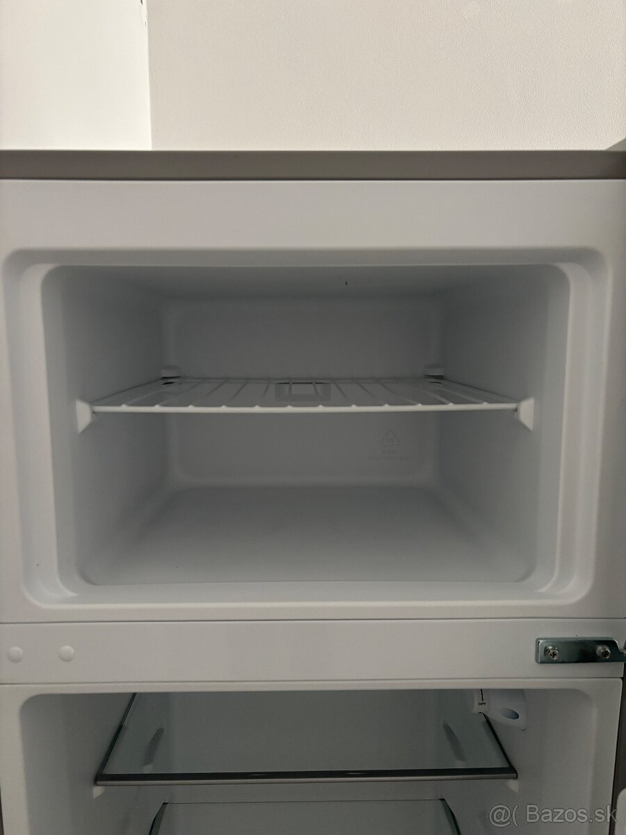 Predam 2 rocnu chladnicku s mraznickou - 5