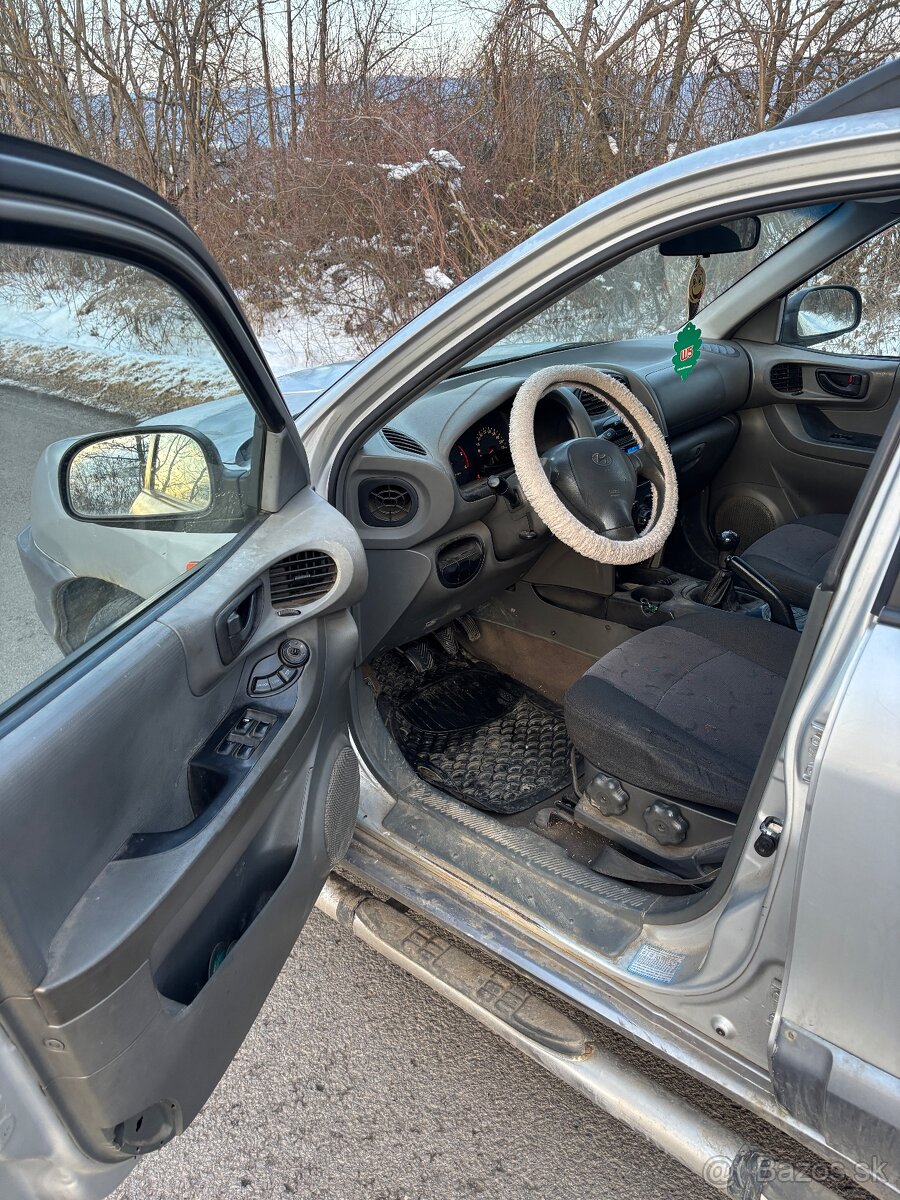 Predám Hyundai Santa fe 4x4 - 5