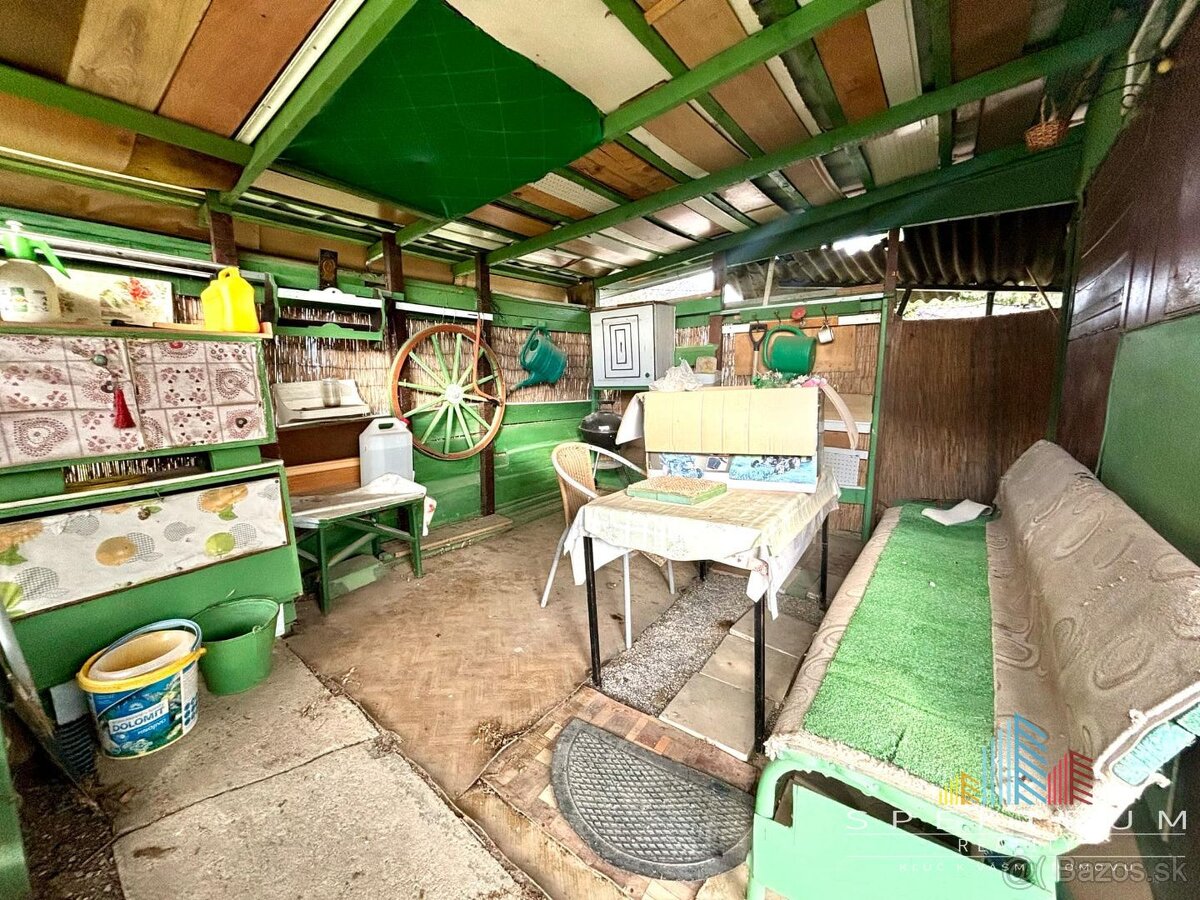 Exkluzívne na predaj  záhrada s chatkou v Bánovciach n/B - 5