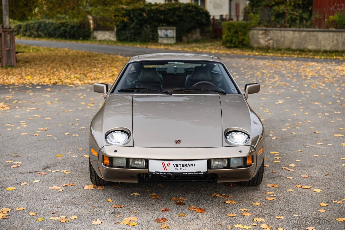 Porsche 928S z roku 1983 - 5