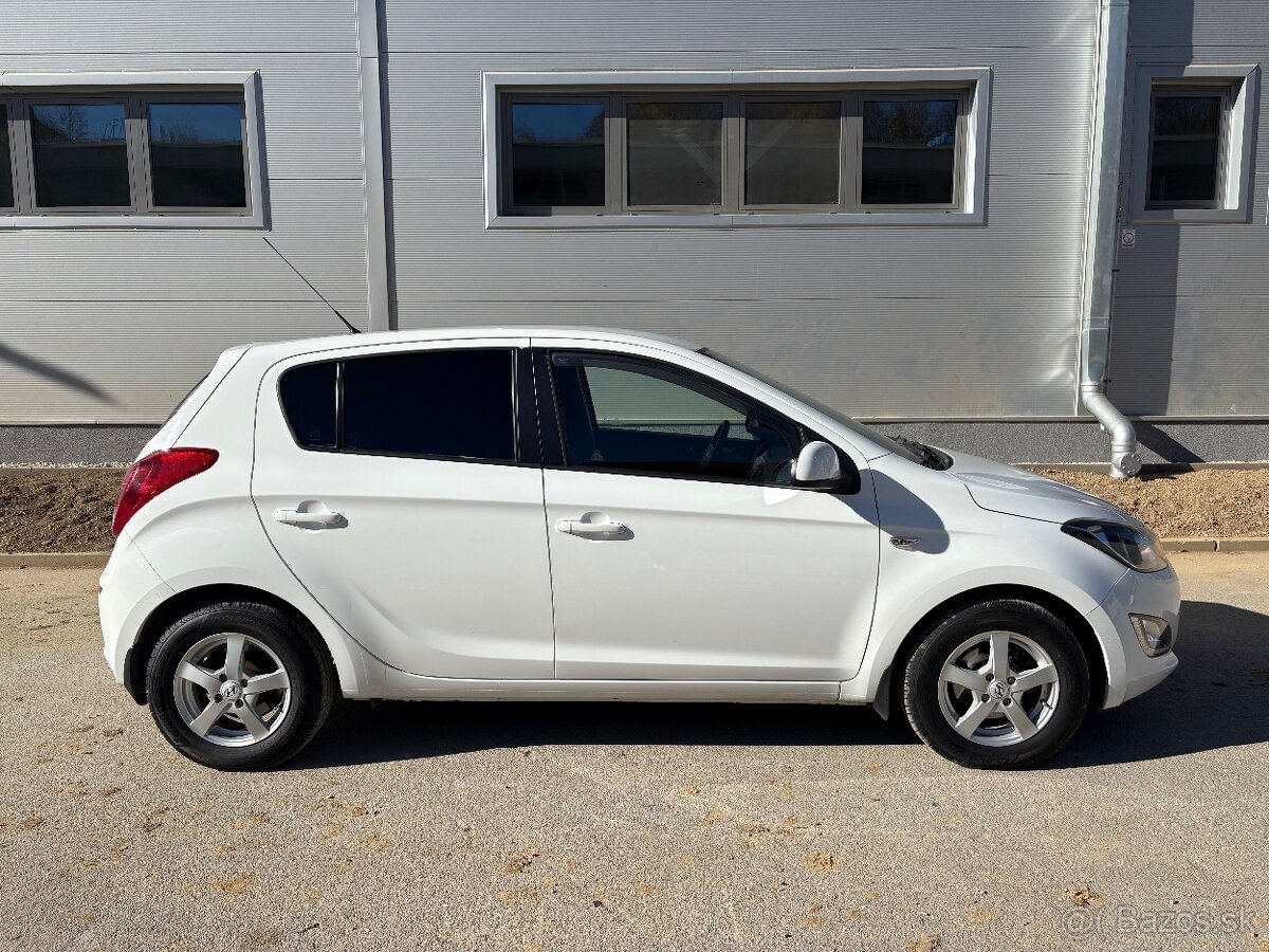 Hyundai i20 1.2 benzín (2013)- len 87 000km, nová STK a EK - 5