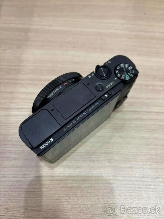 Sony Cyber-Shot DSC-RX100 Mark III - 5