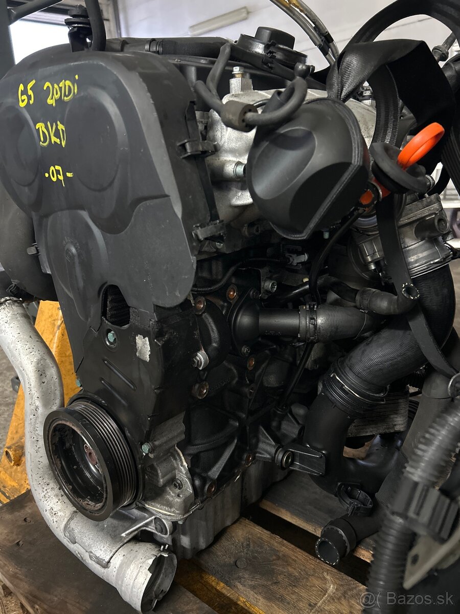 Motor golf5 2,0tdi typ BKD 103kw 2007 - 5