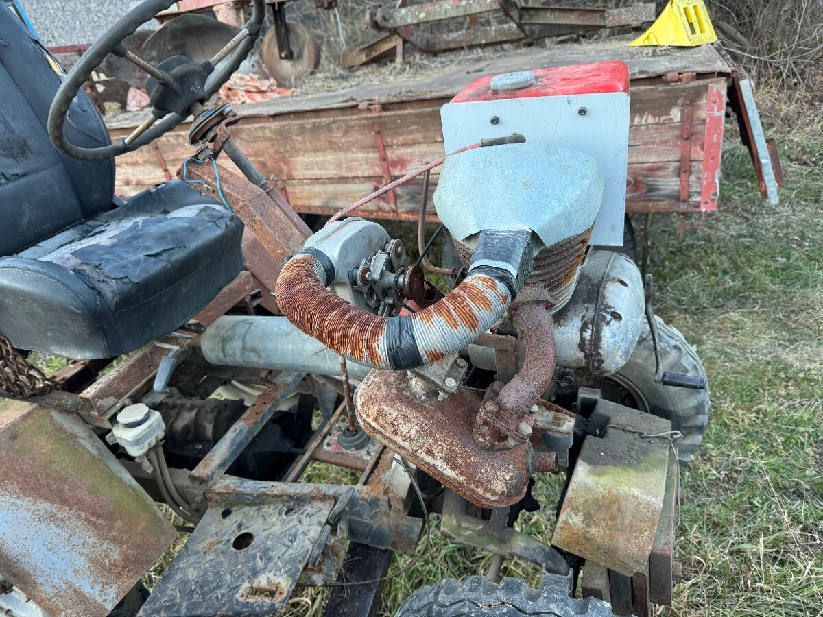Predám rozpredám malotraktor nefunkčný - 5
