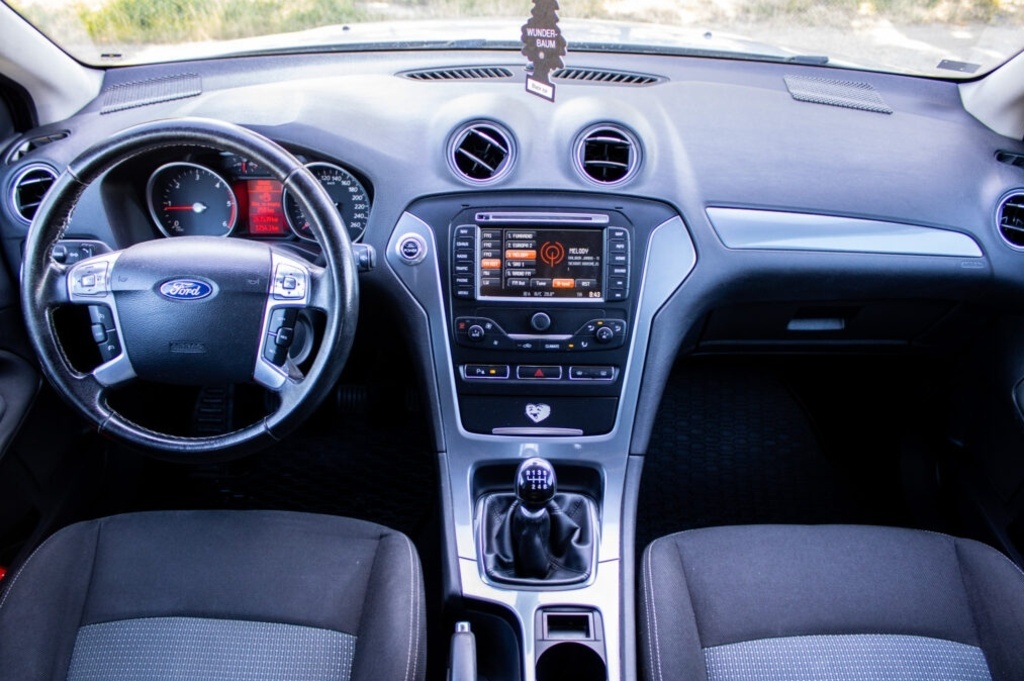 Ford Mondeo 2010 - 5