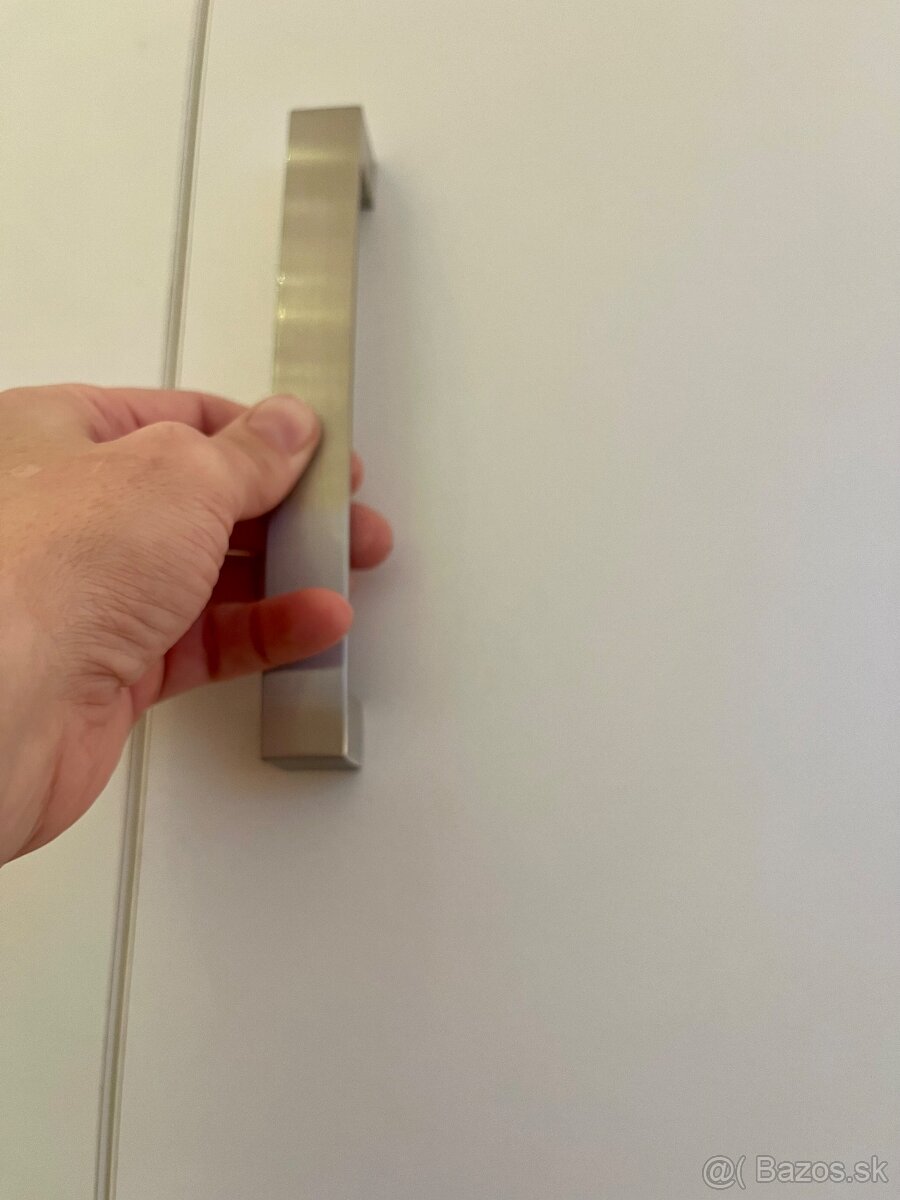 Biela skriňa na mieru - 5