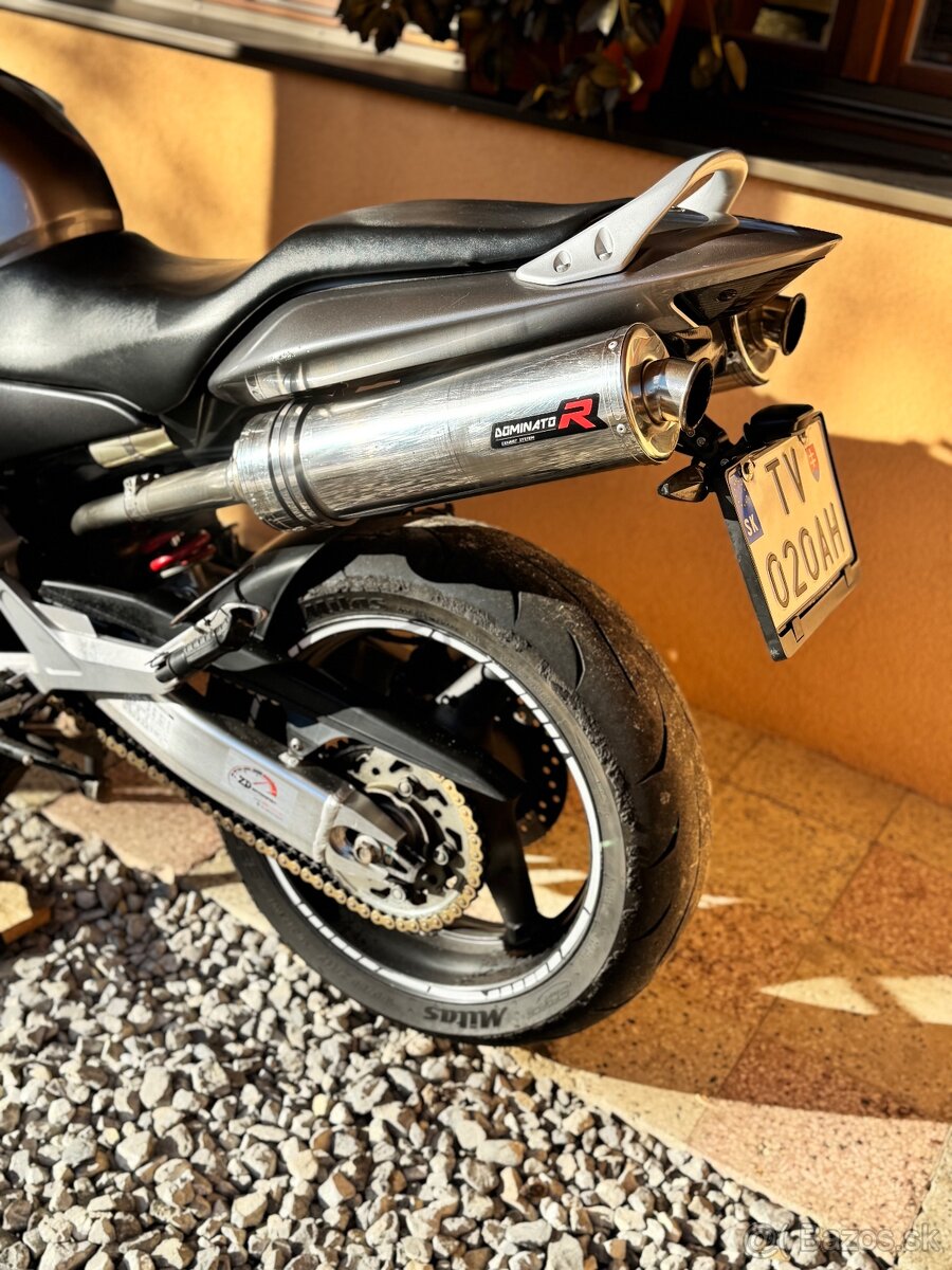 HONDA HORNET CB900F - 5