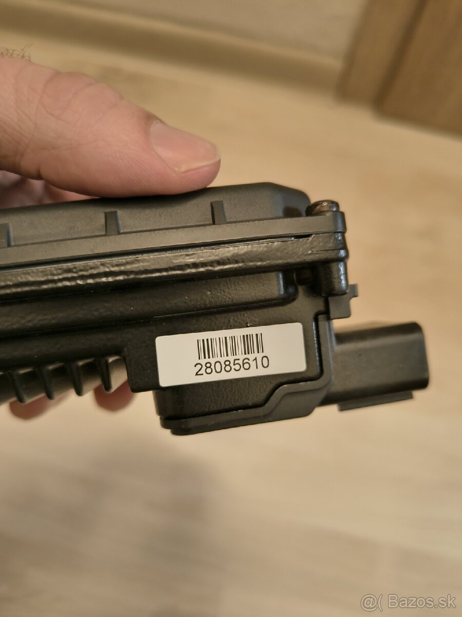 Volvo senzor pre adaptivny tempomat - 5