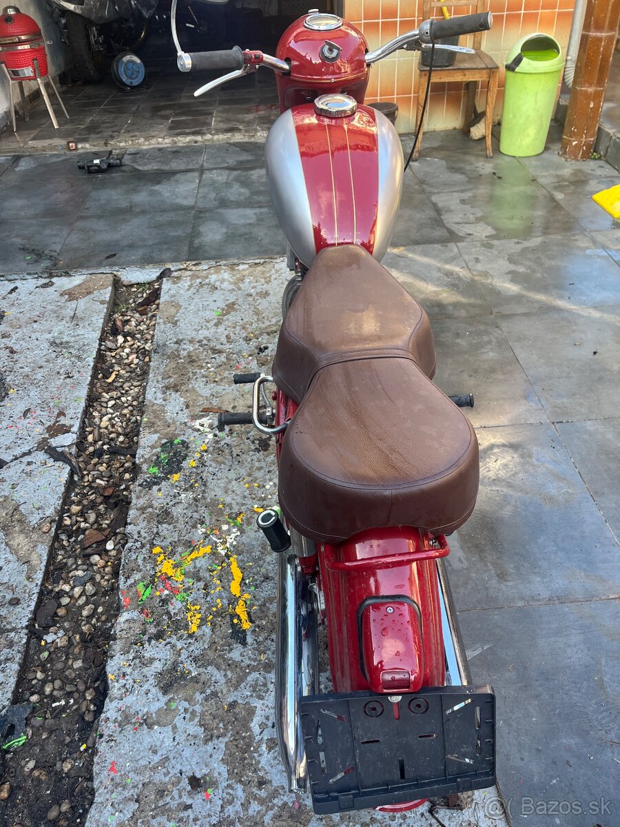 Jawa 250. Kyvacka - 5