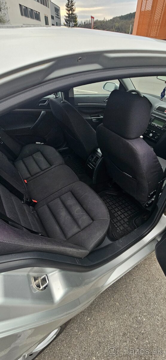 Predam škoda octavia sedan 1.9tdi - 5