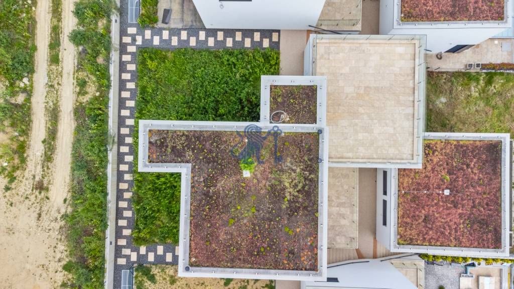 Nadštandardná 4- izbová terasová vila na Kolibe s krásnym vý - 5