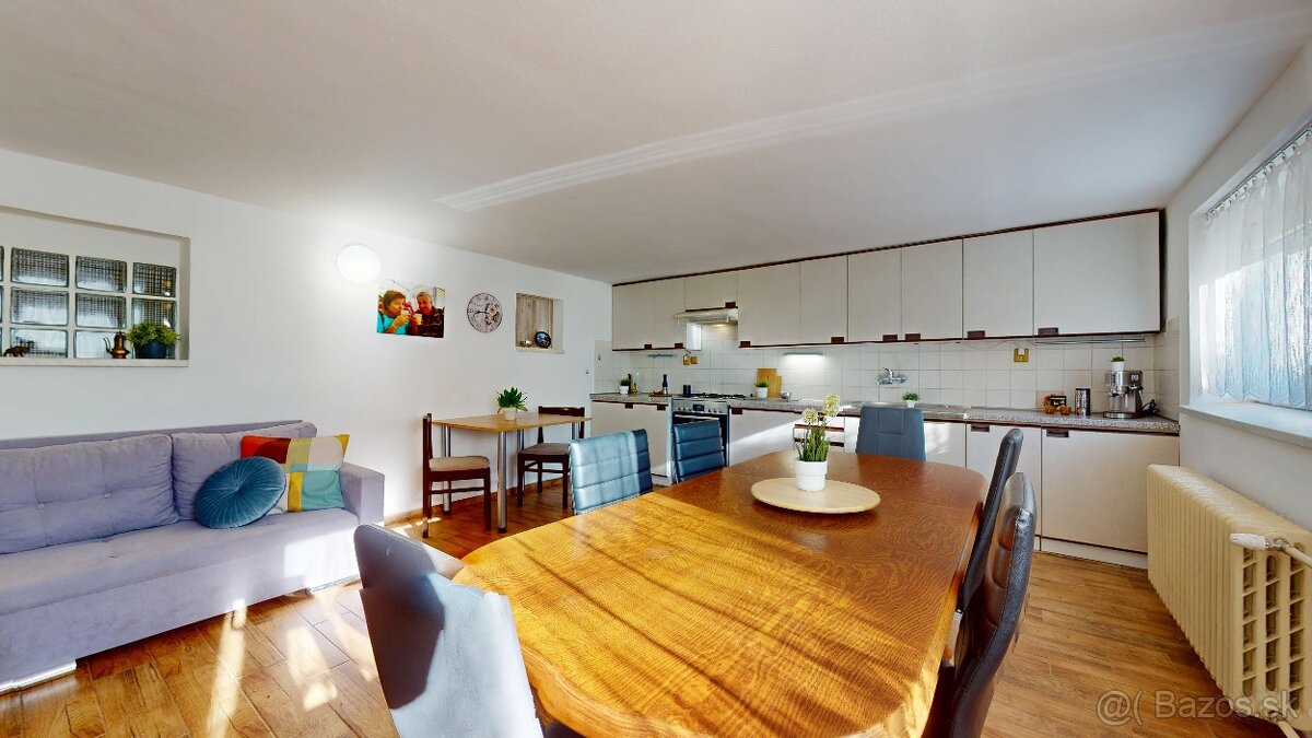 2-podlažný, 6-izbový RD s vyše 11á pozemkom - 5