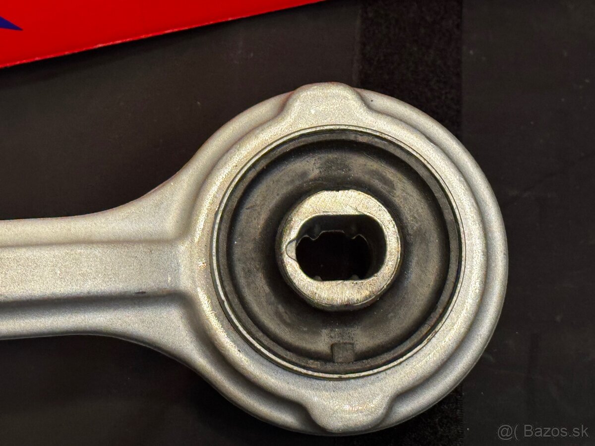 Kyvne rameno w204, w207 - 5