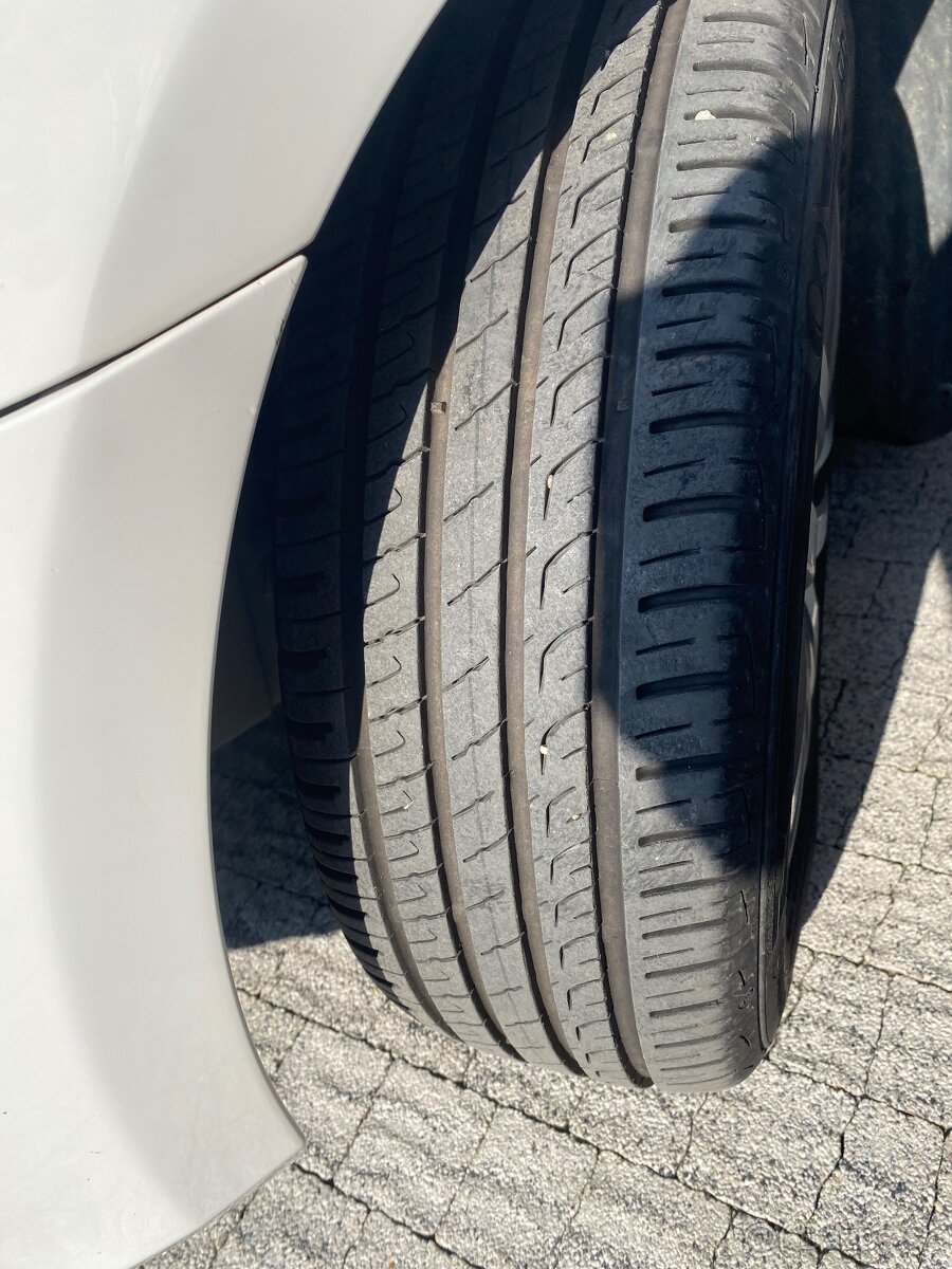 Predám VW Golf 6, 1.6 TDI - 5