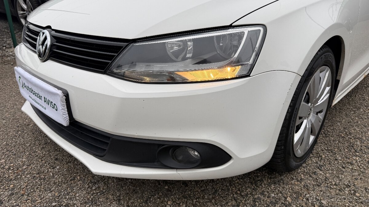 Volkswagen Jetta 1.6 TDI Comfortline - 5