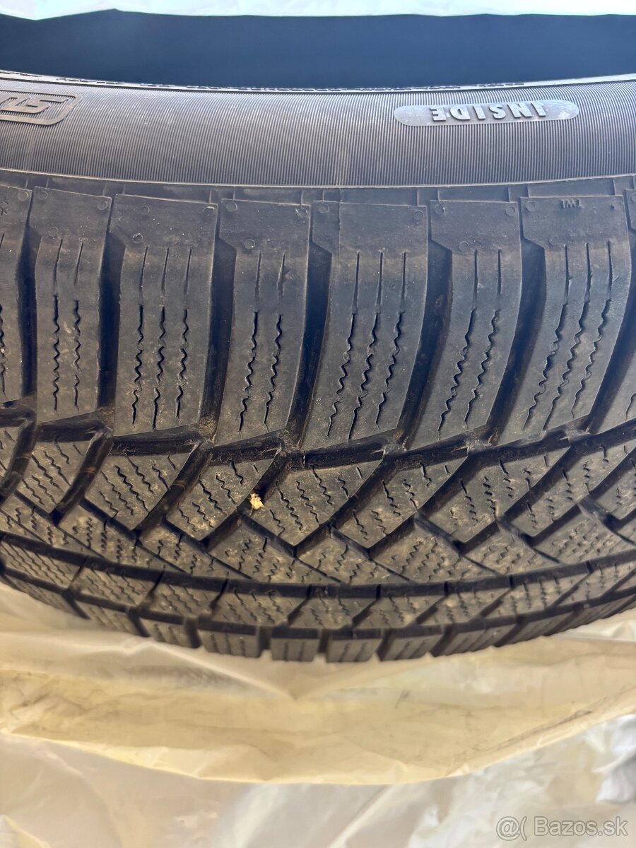 235/55R20V XL - 5