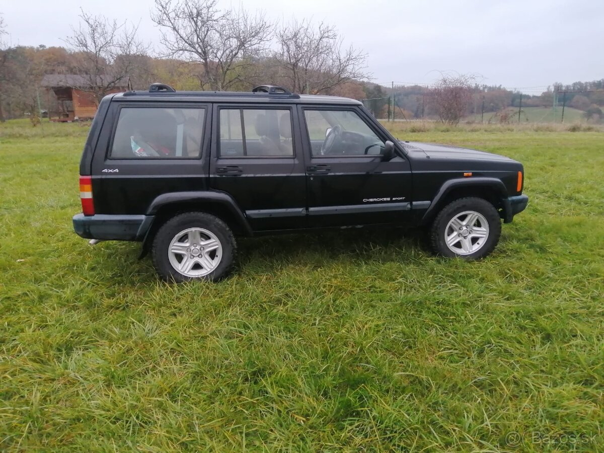 Jeep Cherokee XJ 4.0 - 5