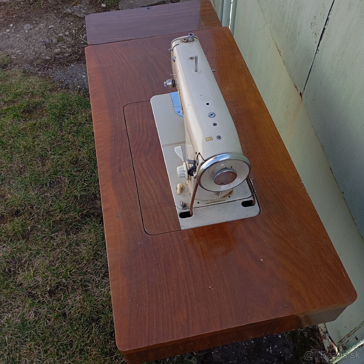 starý šijací stroj Minerva - 5