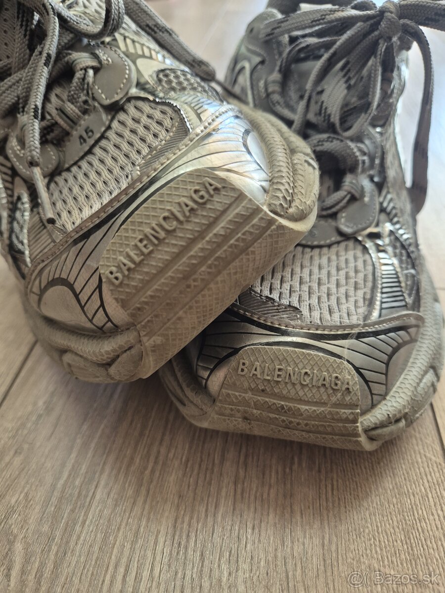 Balenciaga - 5