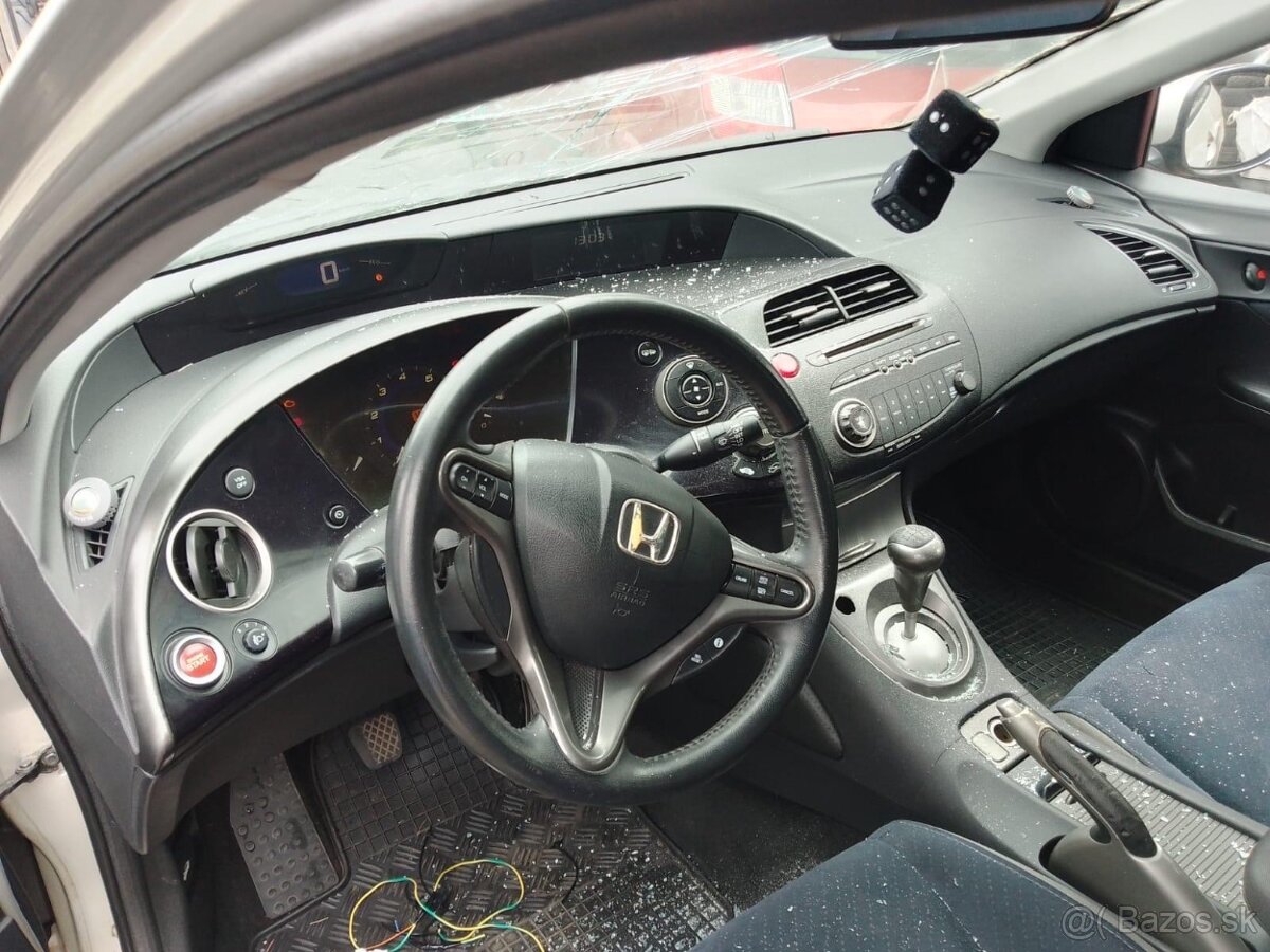 Honda Civic 1,4i - 5