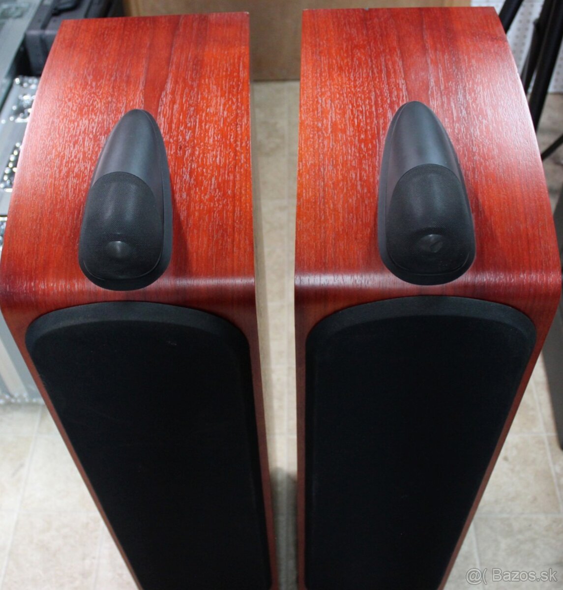 Bowers & Wilkins 703 - 5