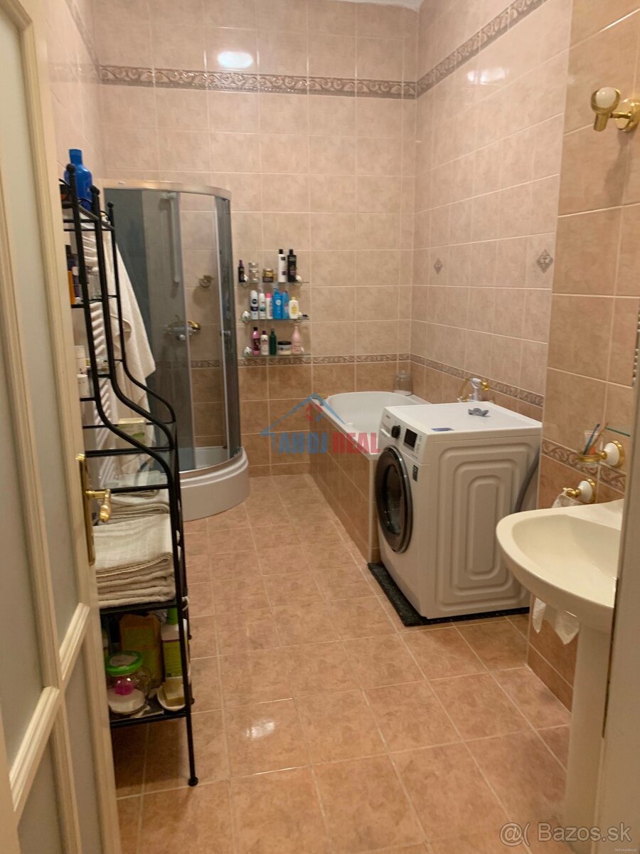 NEZARIADENÝ-ZARIADENÝ 2-IZB BYT oproti OC CENTRÁL - 5