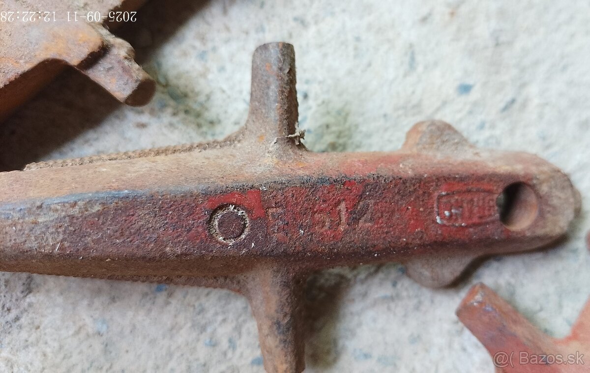 Predám jednoduché bajonety E512 - 5