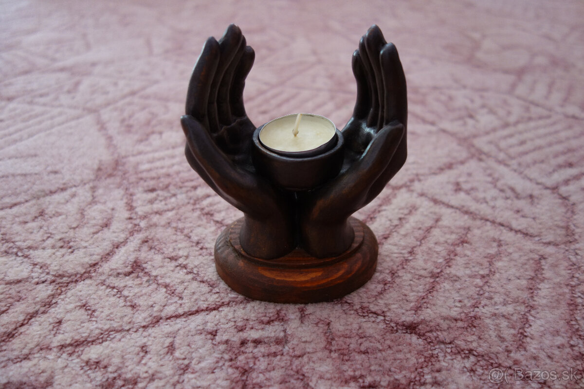 Svietnik na čajové sviečky - ruky - 5