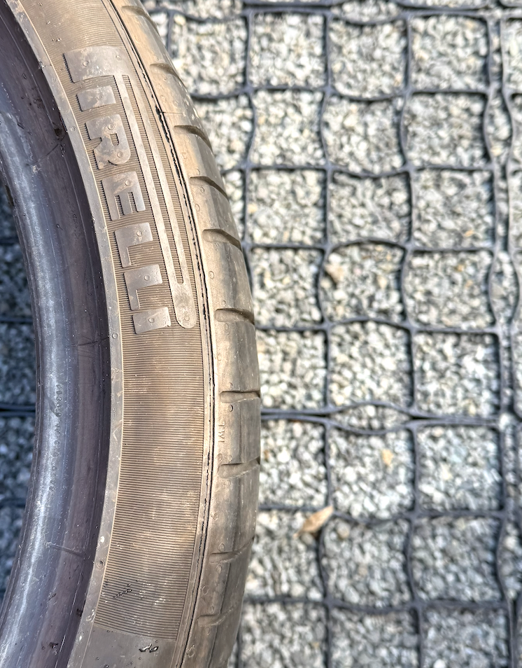 315/30 R21 Pirelli Pzero - 5