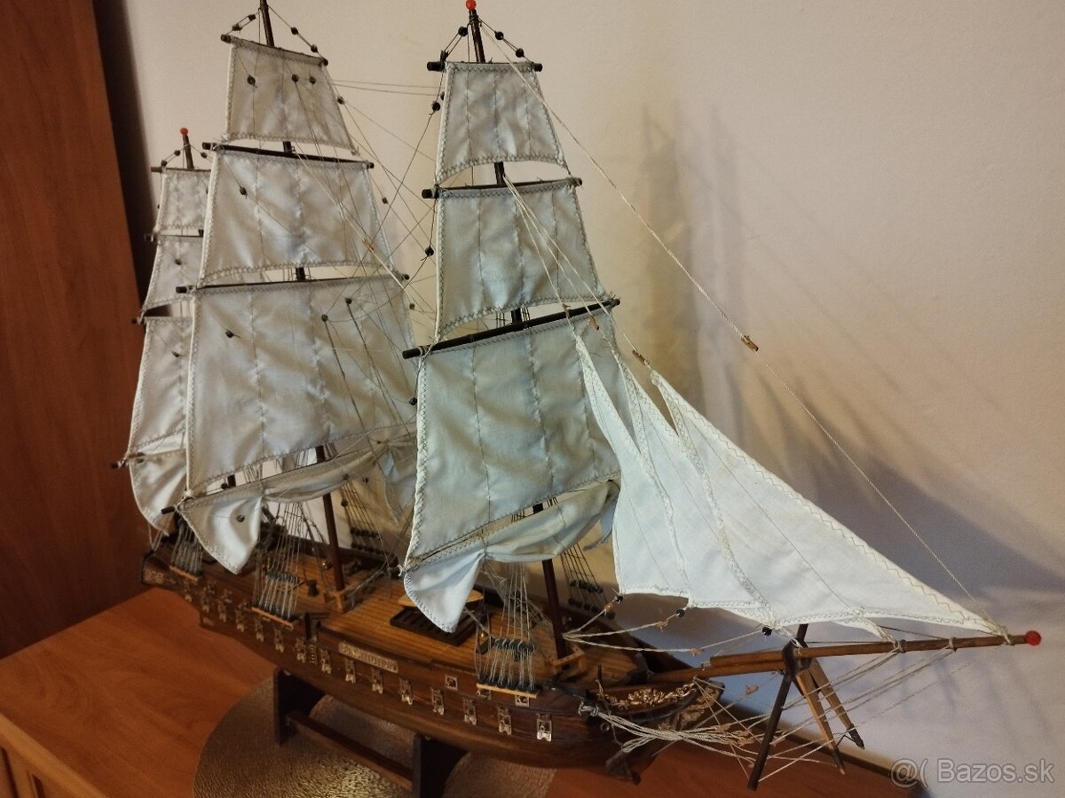Model lode USS Constitution - 5