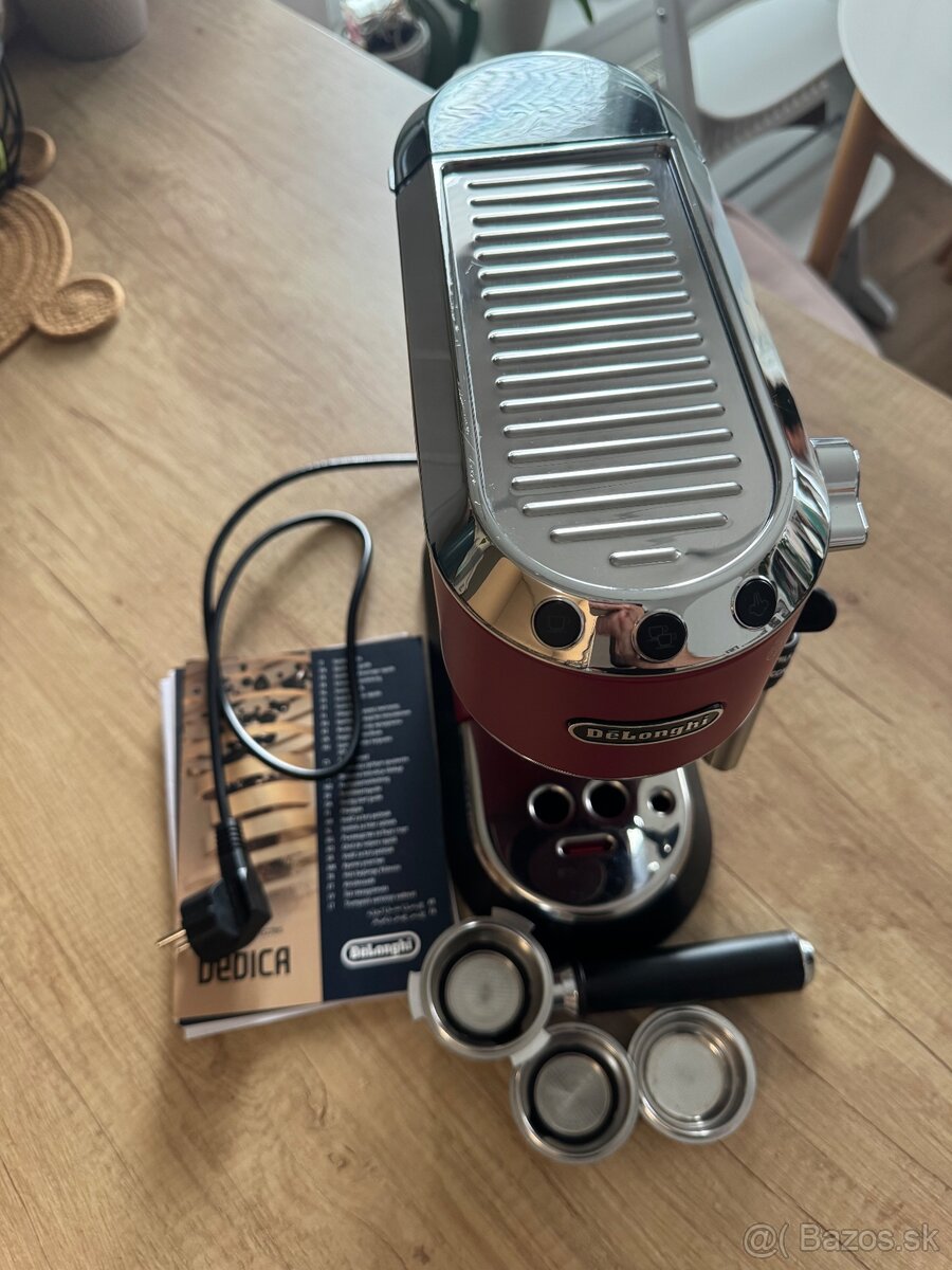 De'Longhi Dedica EC 685.R - 5
