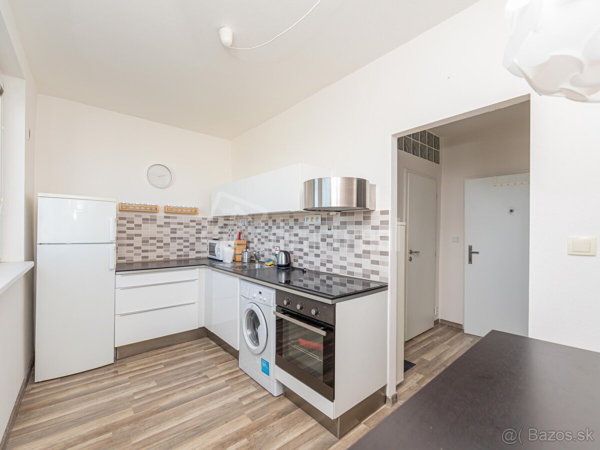 Predáme kompletne zrekonštruovaný byt pri centre Brati… - 5