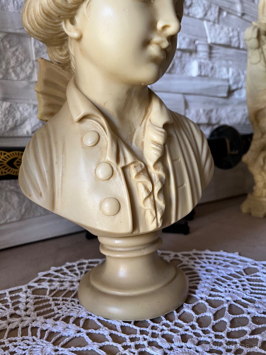 Albastrová socha – busta mladého muža (pravdepodobne Mozart) - 5