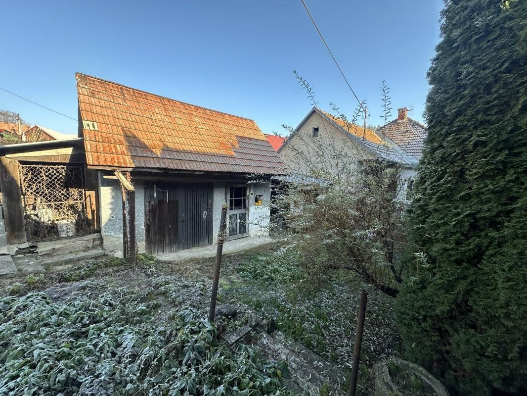 Ponúkame na predaj starší bungalov v Brusne - 5