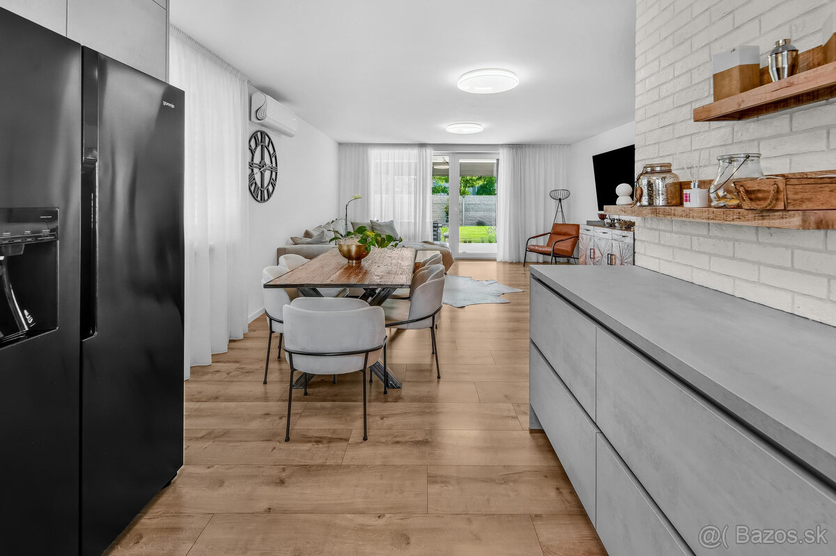 NA PREDAJ unikátny, samostatný 4-iz Rodinný dom priamo v DS - 5