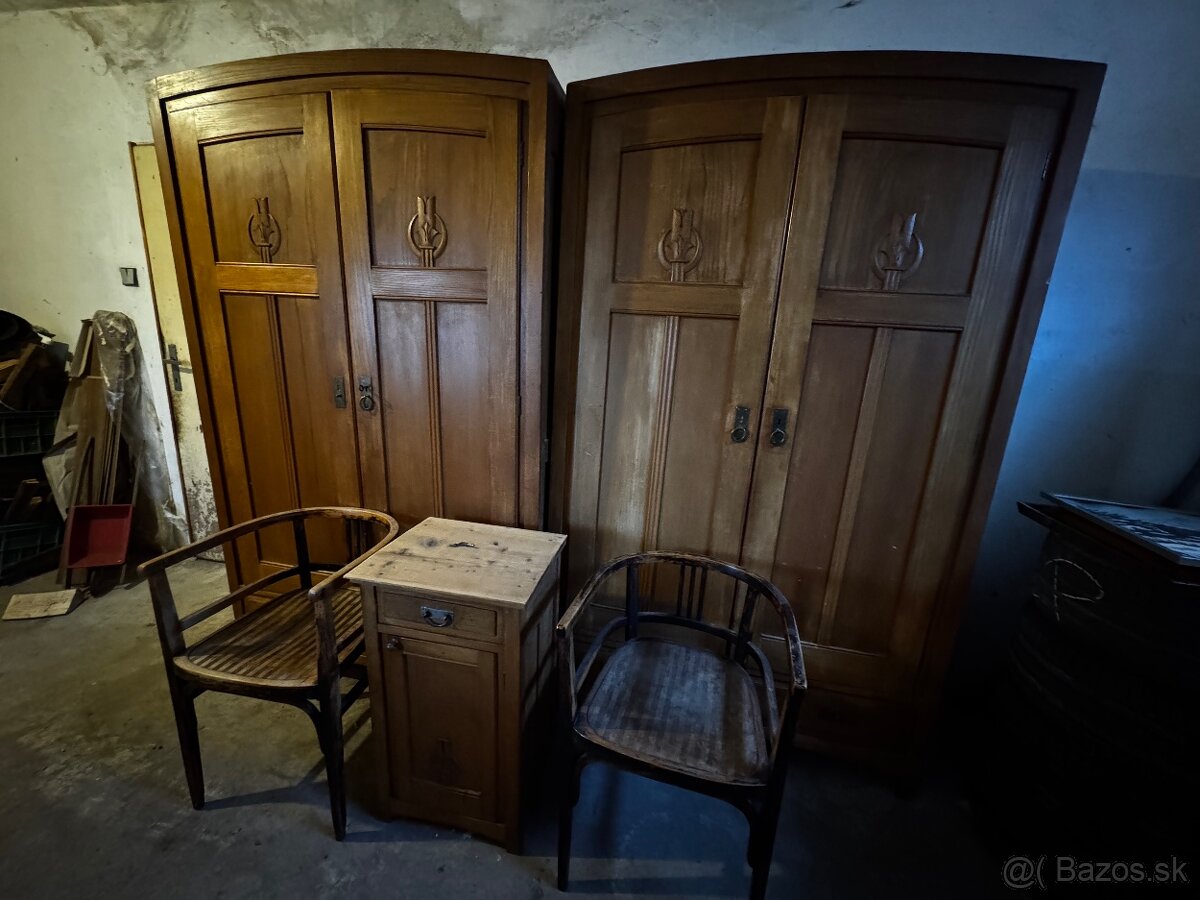 Staré skrine drevené stolik - 5