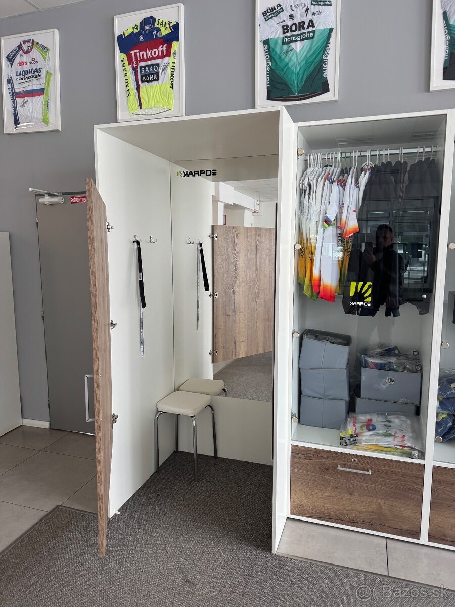 Presklená skrinka - 5