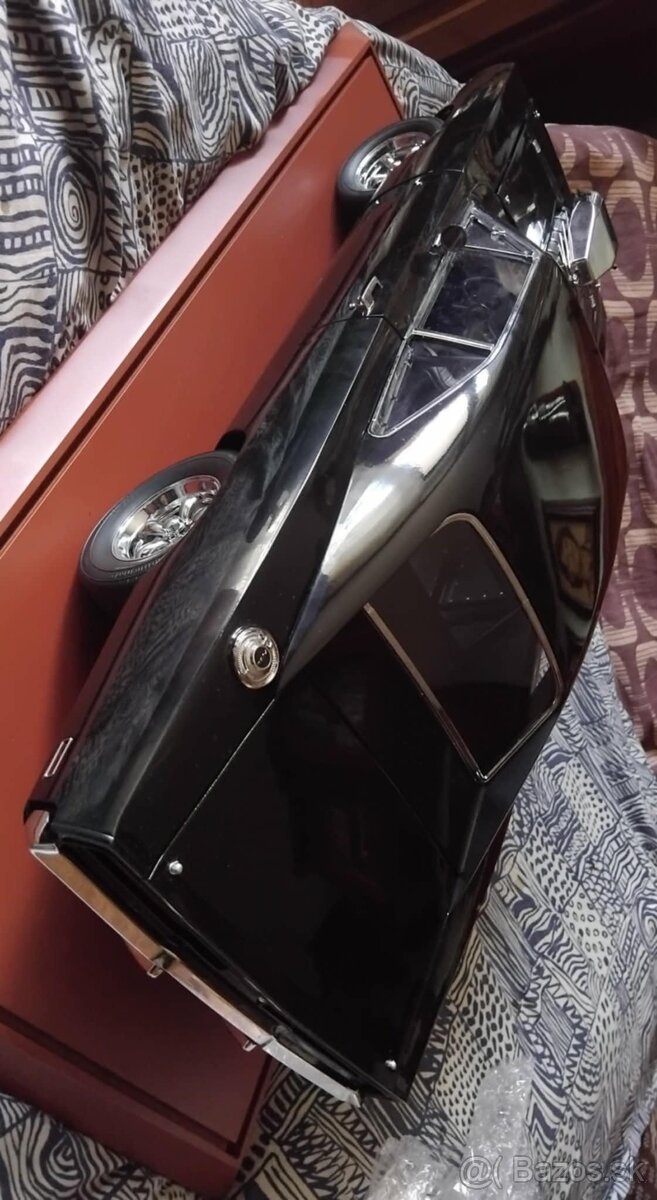 Dodge Chalanger R/T V MIERKE 1:8 - 5