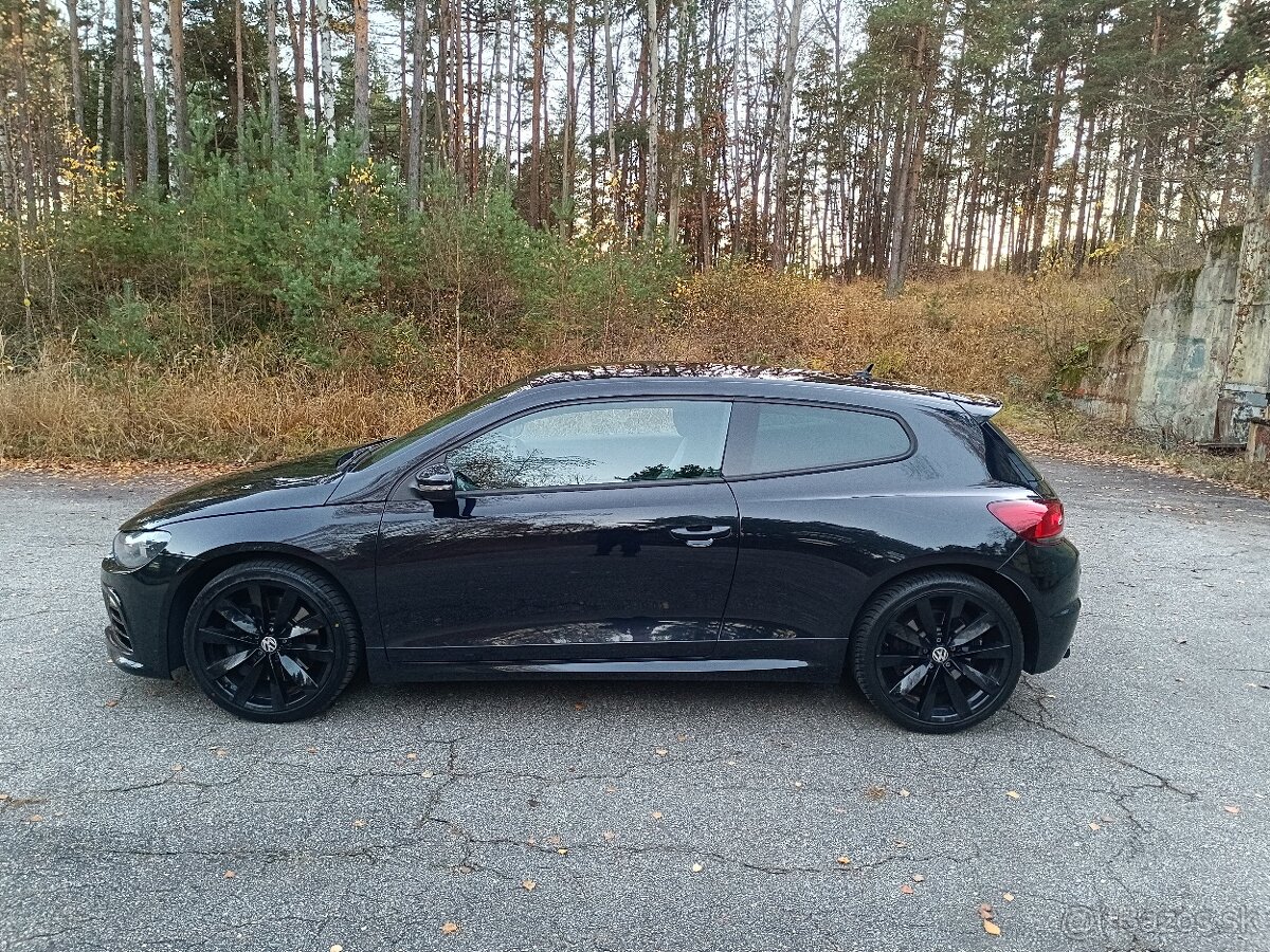 Volkswagen Scirocco R 265PS rok 2012, manuál - 5