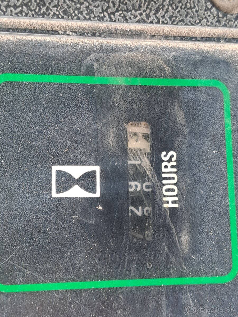 Kolesový nakladač CASE 821 - 5