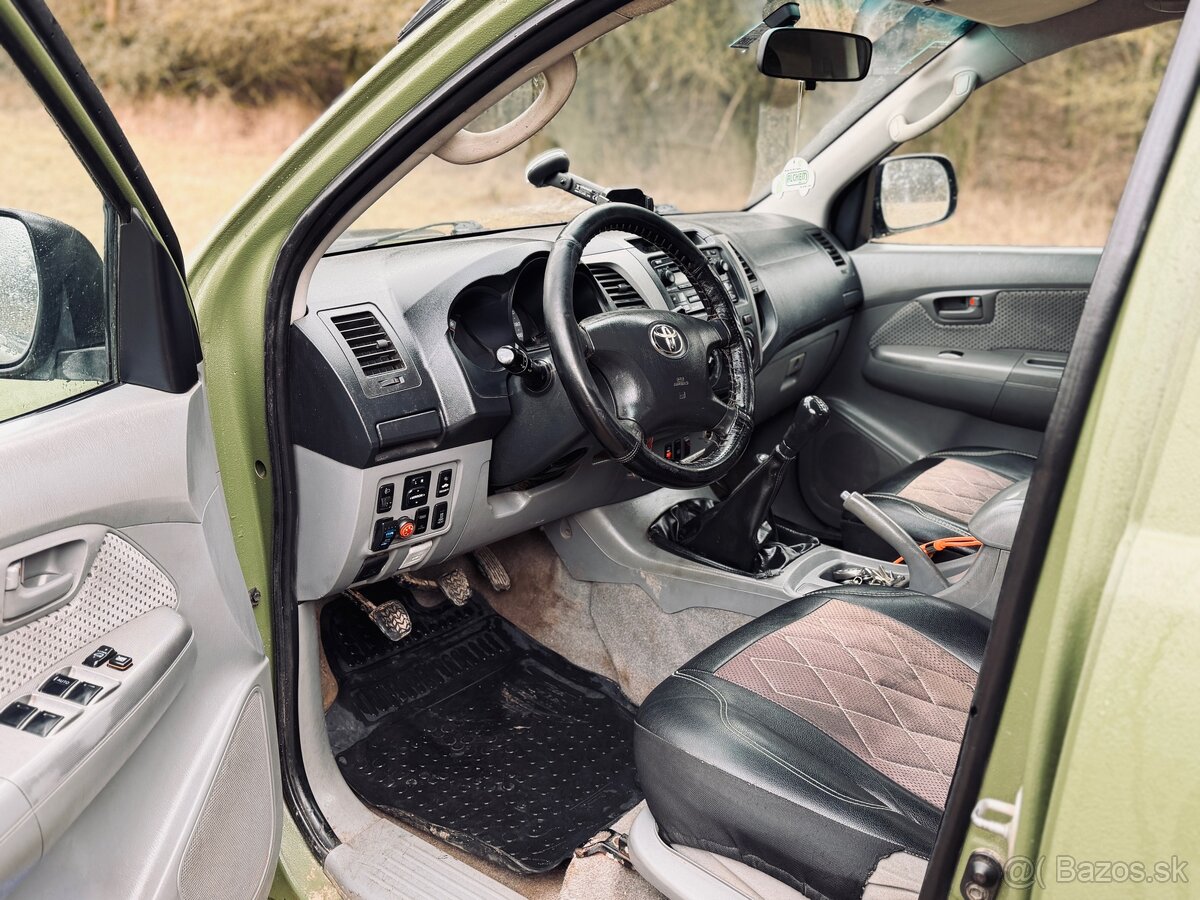 Toyota Hilux - 5