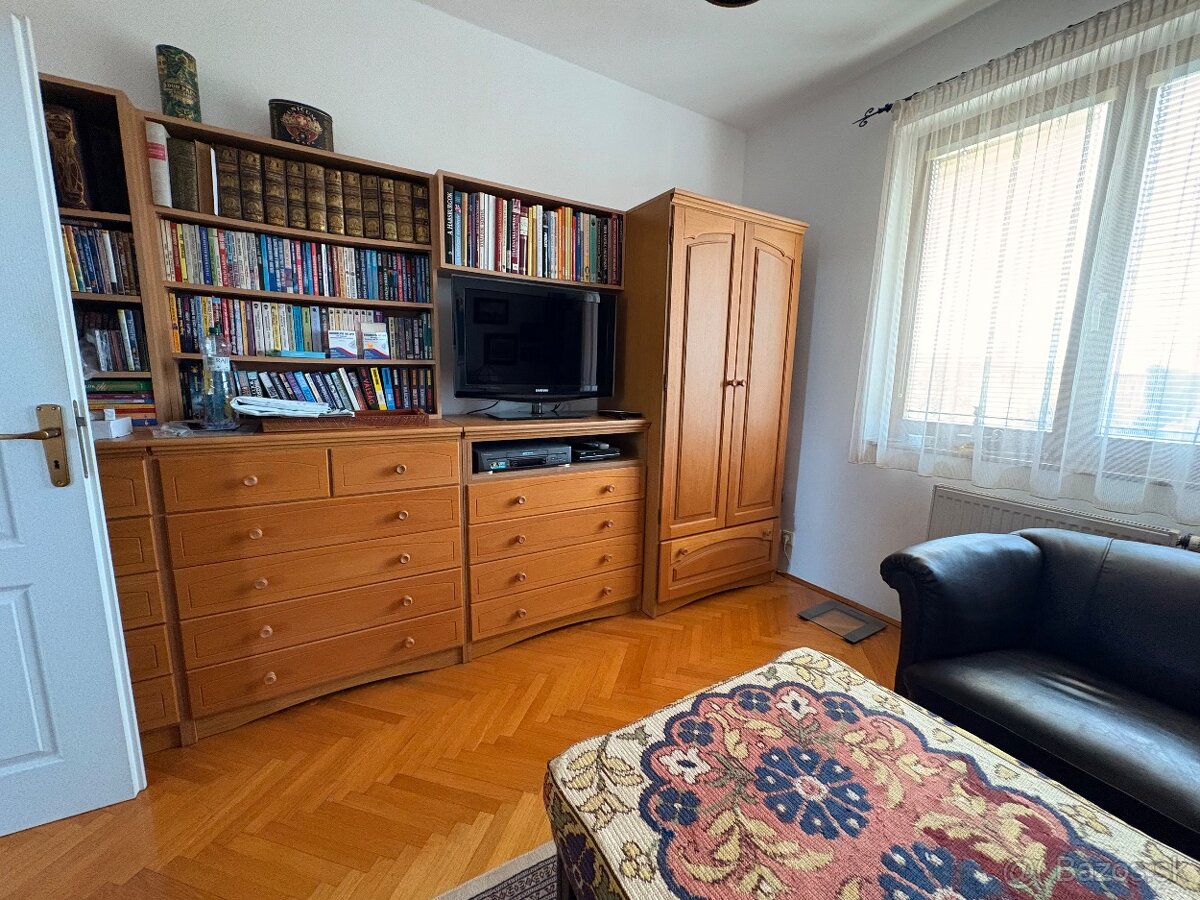 Predaj priestranného 5-izbového bytu v Komárne – Petőfiho ul - 5