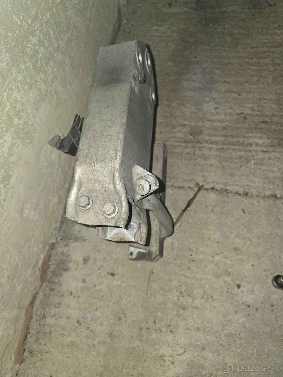 Bmw f10/f11 hliníkové vystuhy - 5